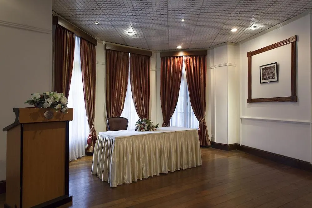 קנדי Queen'S Hotel 5*,