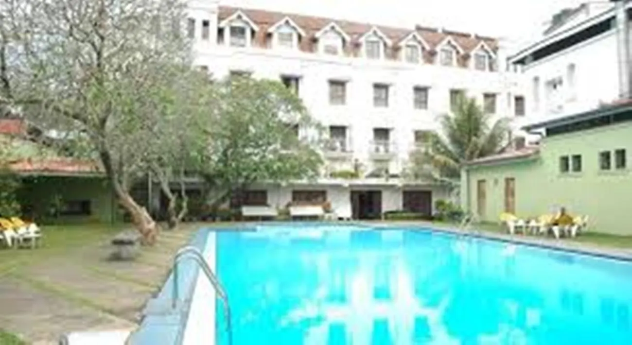 קנדי Queen'S Hotel