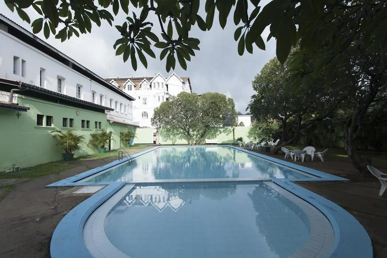 קנדי Queen'S Hotel
