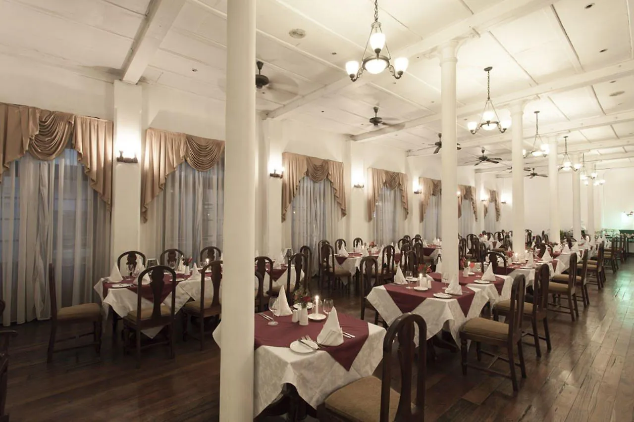 קנדי Queen'S Hotel 5*,  סרי לנקה