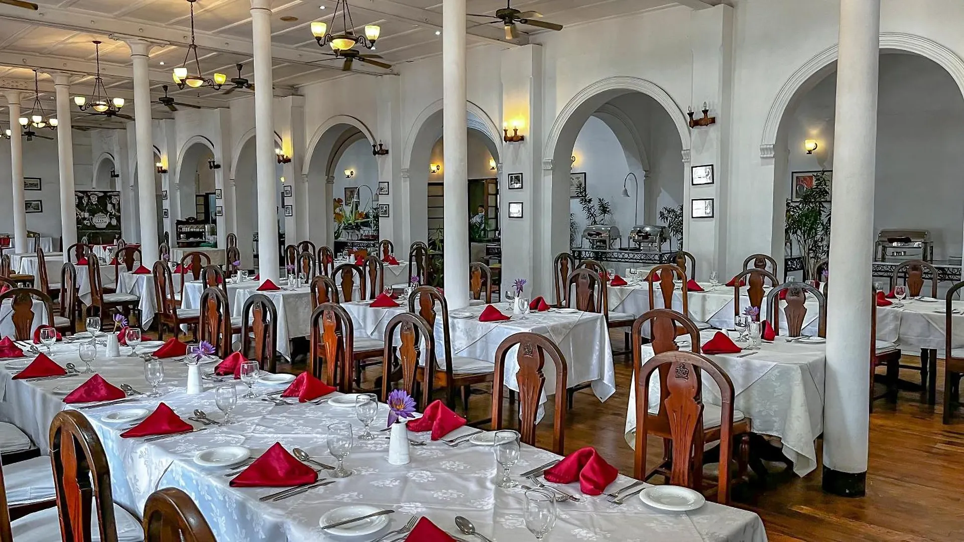 קנדי Queen'S Hotel 5*,  סרי לנקה