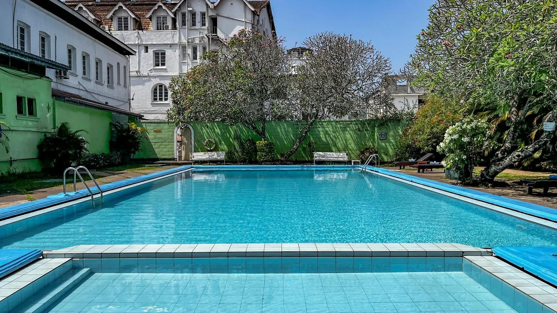 קנדי Queen'S Hotel 5*,  סרי לנקה