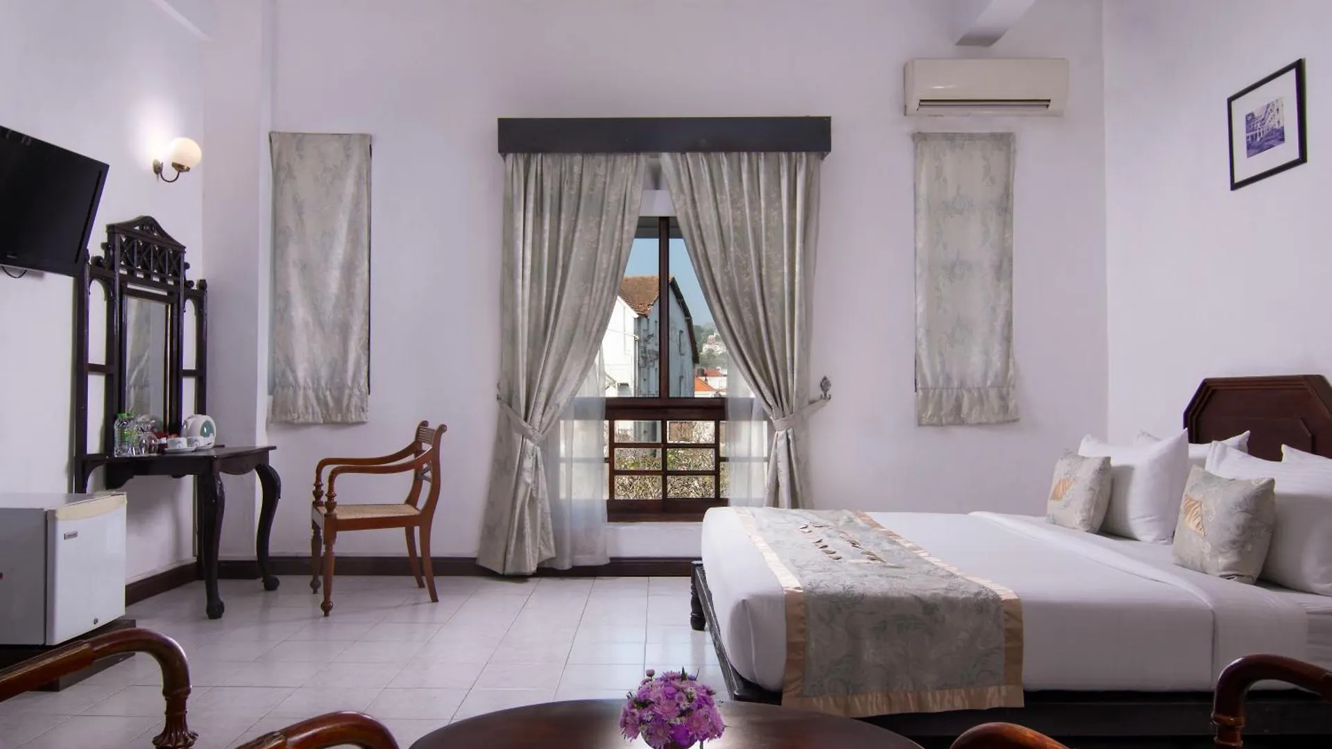 קנדי Queen'S Hotel 5*,