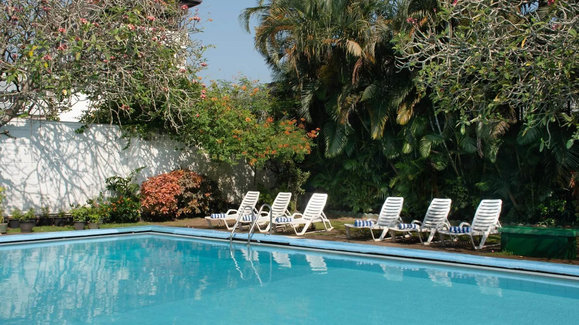 קנדי Queen'S Hotel