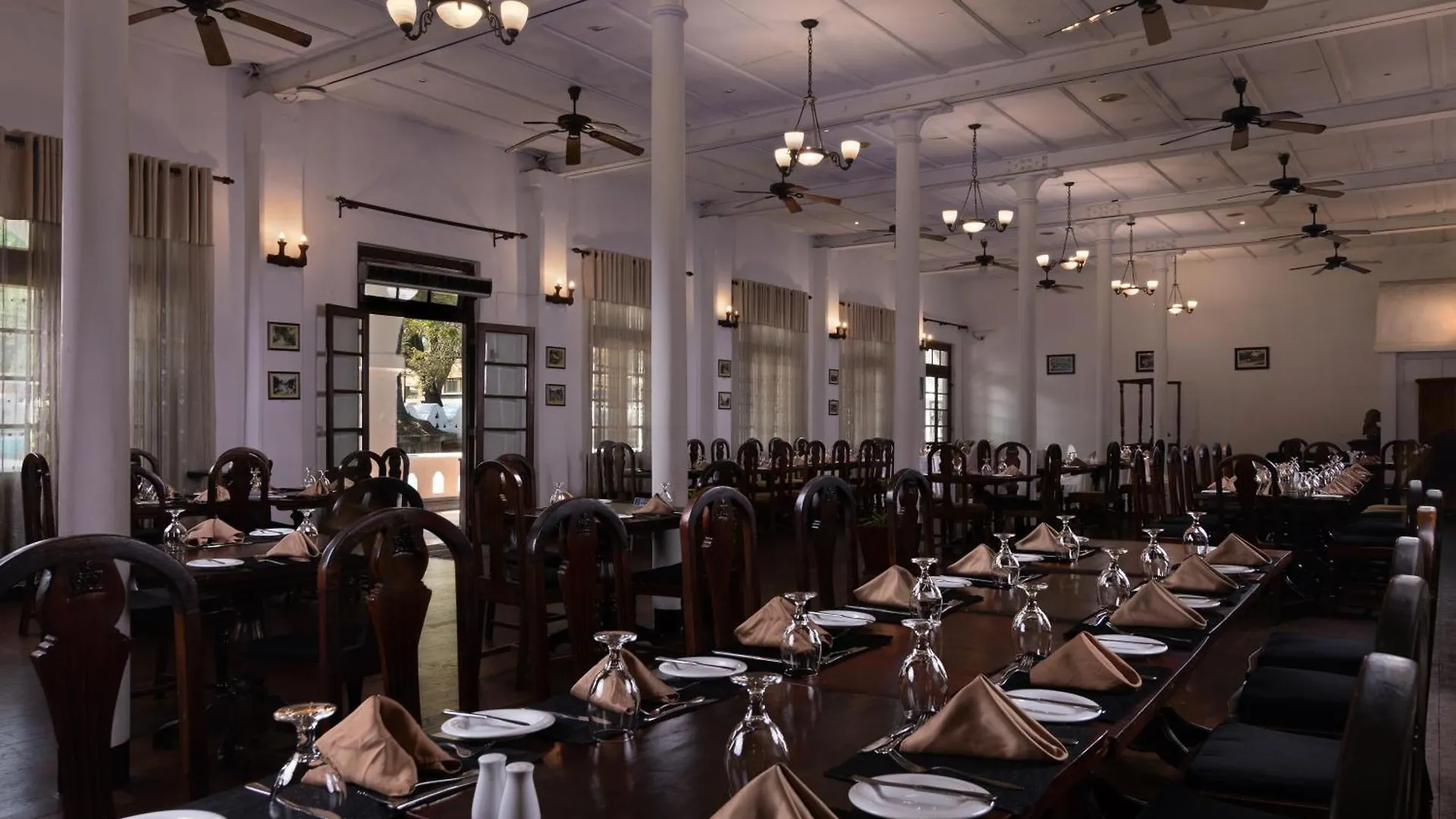 קנדי Queen'S Hotel 5*,  סרי לנקה